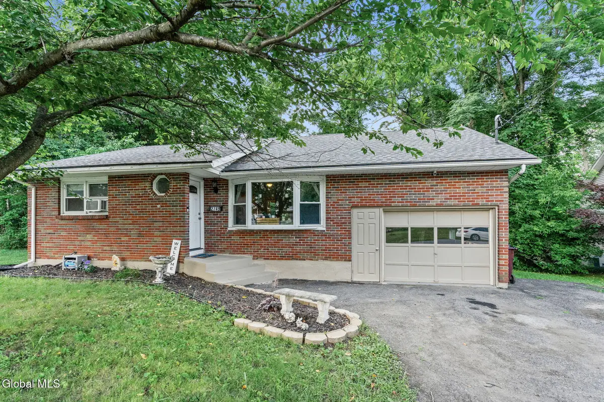 2749 Maida Lane, Rotterdam, NY 12306 - #1