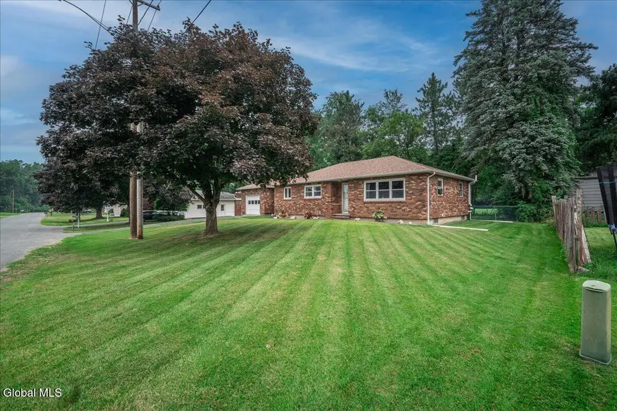 5 Hewitt Street, Schaghticoke, NY 12118 - #2