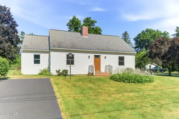 52 Willow Street, Guilderland, NY 12084
