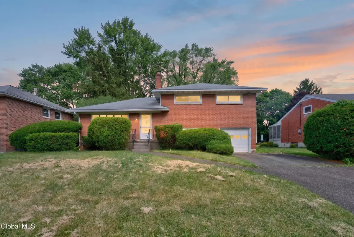 121 Ramsey Place, Albany, NY 12209 - #1