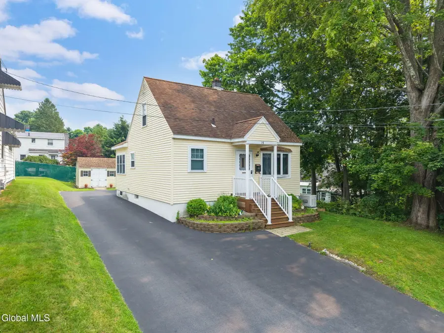15 Oakland Avenue, Amsterdam, NY 12010 - #2