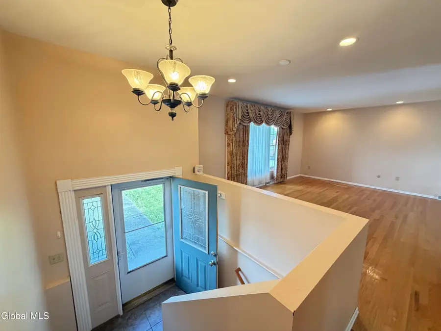 4 Nicholas Drive, Colonie, NY 12205 - #2