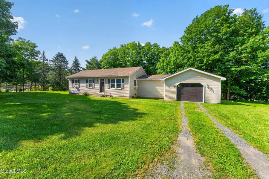 17-19 Teal Road, Sand Lake, NY 12018 - #2