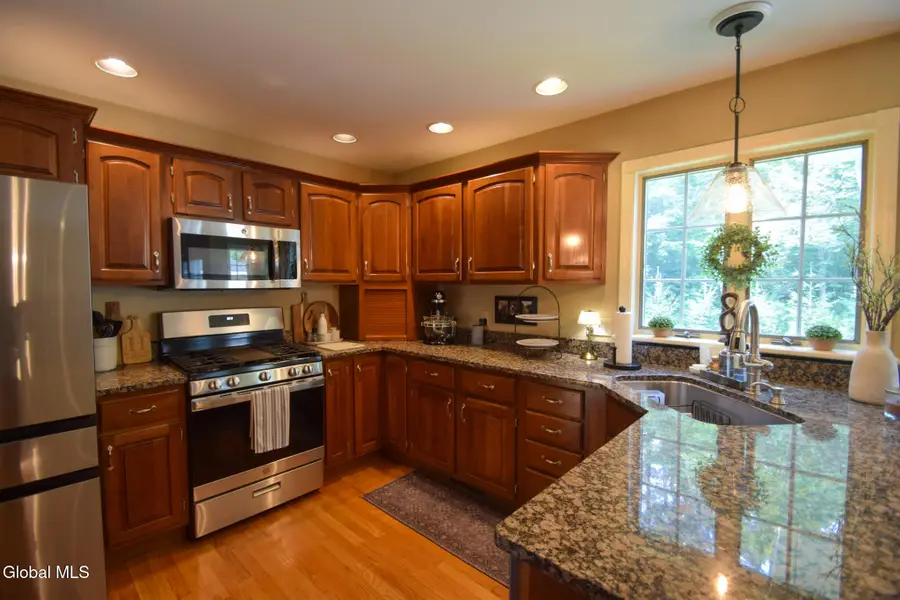8 Mohawk Trail, Queensbury, NY 12804 - #3