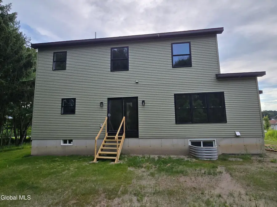 154 Dunsbach Ferry Road, Colonie, NY 12047 - #3