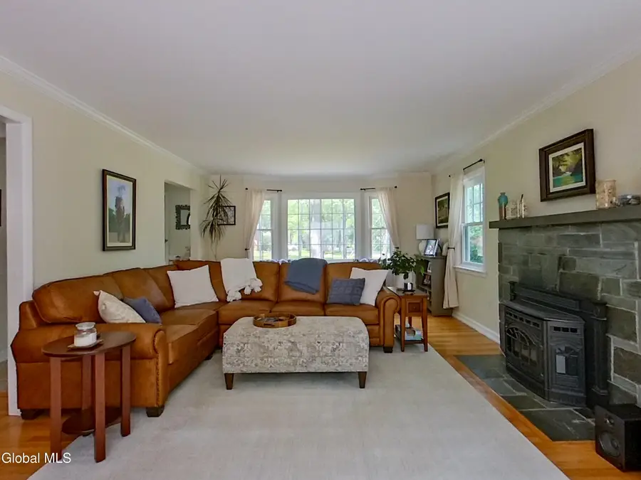 2270 Stuyvesant Drive, Niskayuna, NY 12309 - #2
