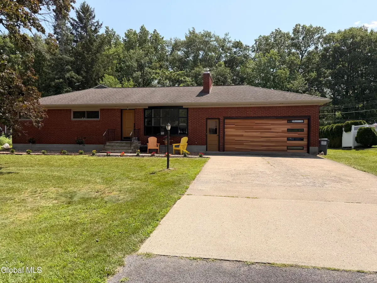 5 Linda Drive, Colonie, NY 12205 - #1