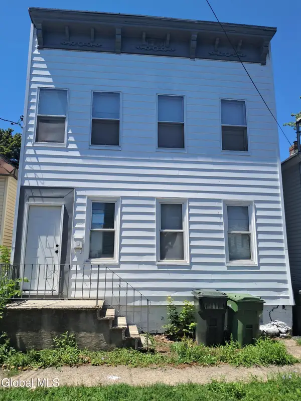 9 Oak Street, Cohoes, NY 12047
