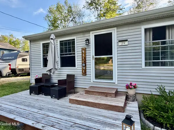 29 Knobhill Road, Sand Lake, NY 12018