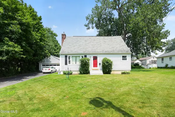 16 Pennsylvania Avenue, East Greenbush, NY 12144