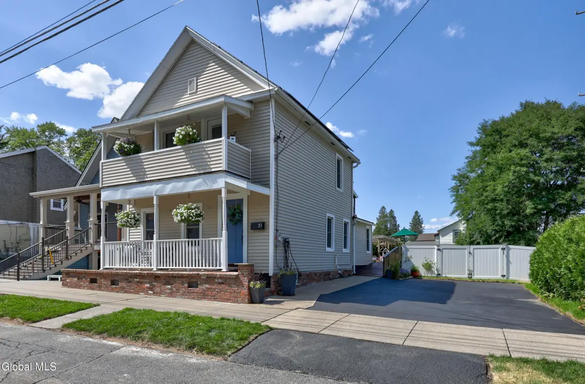 31 Ash Street, Saratoga Springs, NY 12866 - #1