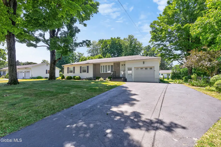 24 Wanda Court, North Greenbush, NY 12180 - #2