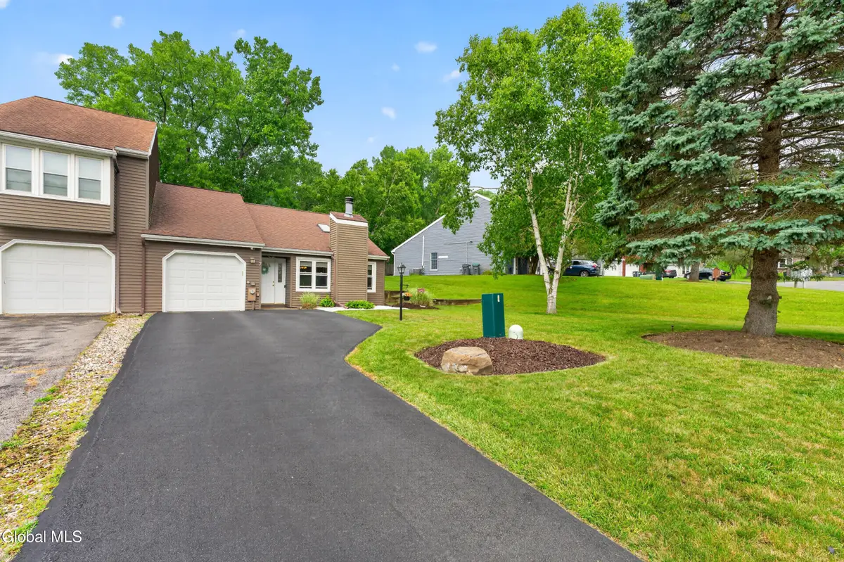 7 Westchester Court, Clifton Park, NY 12065 - #1