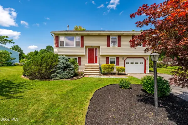 5 Suncrest Drive, Waterford, NY 12188