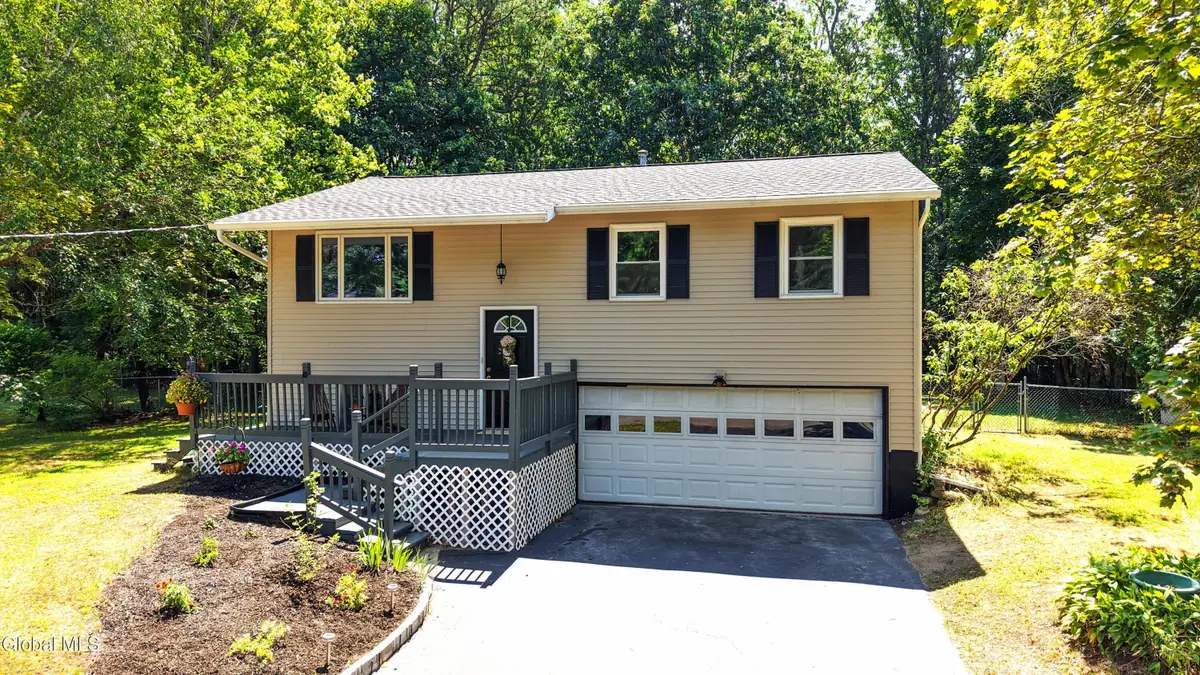 17 Red Coach Trail, Ballston Spa, NY 12020 - #1