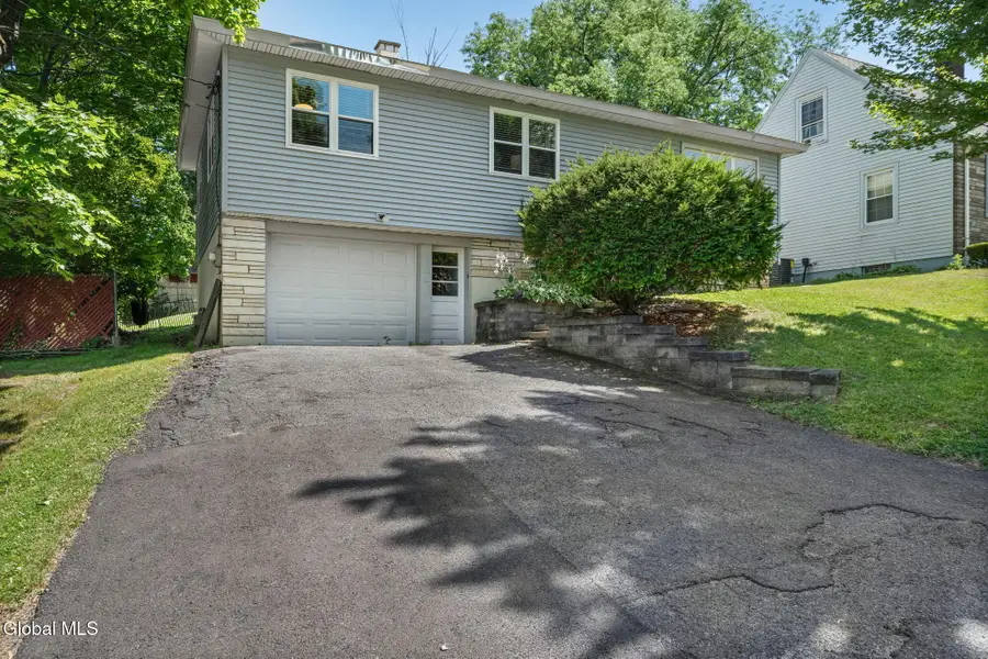 25 Edgecomb Street, Albany, NY 12209 - #3