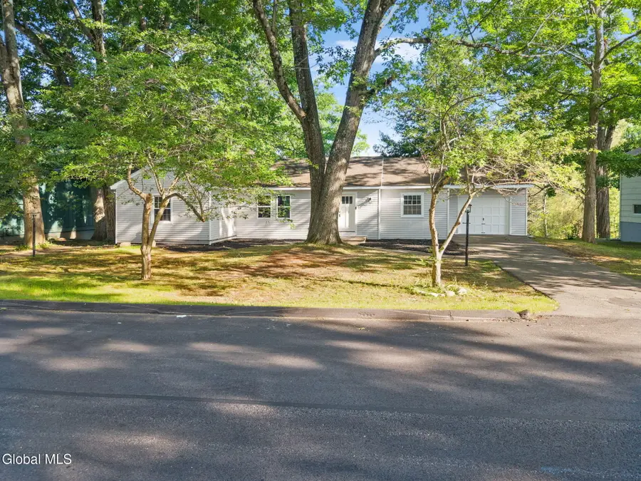 8 Woodland Drive, Johnstown, NY 12095 - #3