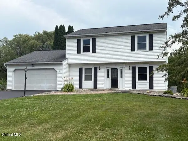 12 S Mallards Landing, Waterford, NY 12188