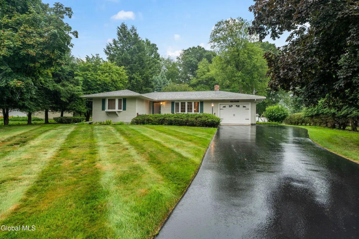 17 Weiser Street, Glenmont, NY 12077 - #1