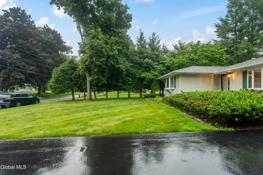 17 Weiser Street, Glenmont, NY 12077 - #2