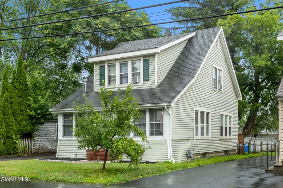 4 Maplewood Avenue, Colonie, NY 12205 - #2