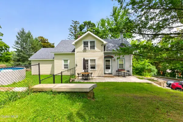 3492 Rosendale Road, Niskayuna, NY 12309
