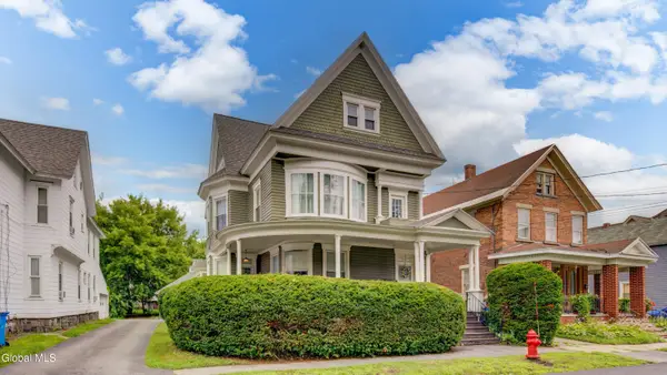 17 2nd Avenue, Gloversville, NY 12078