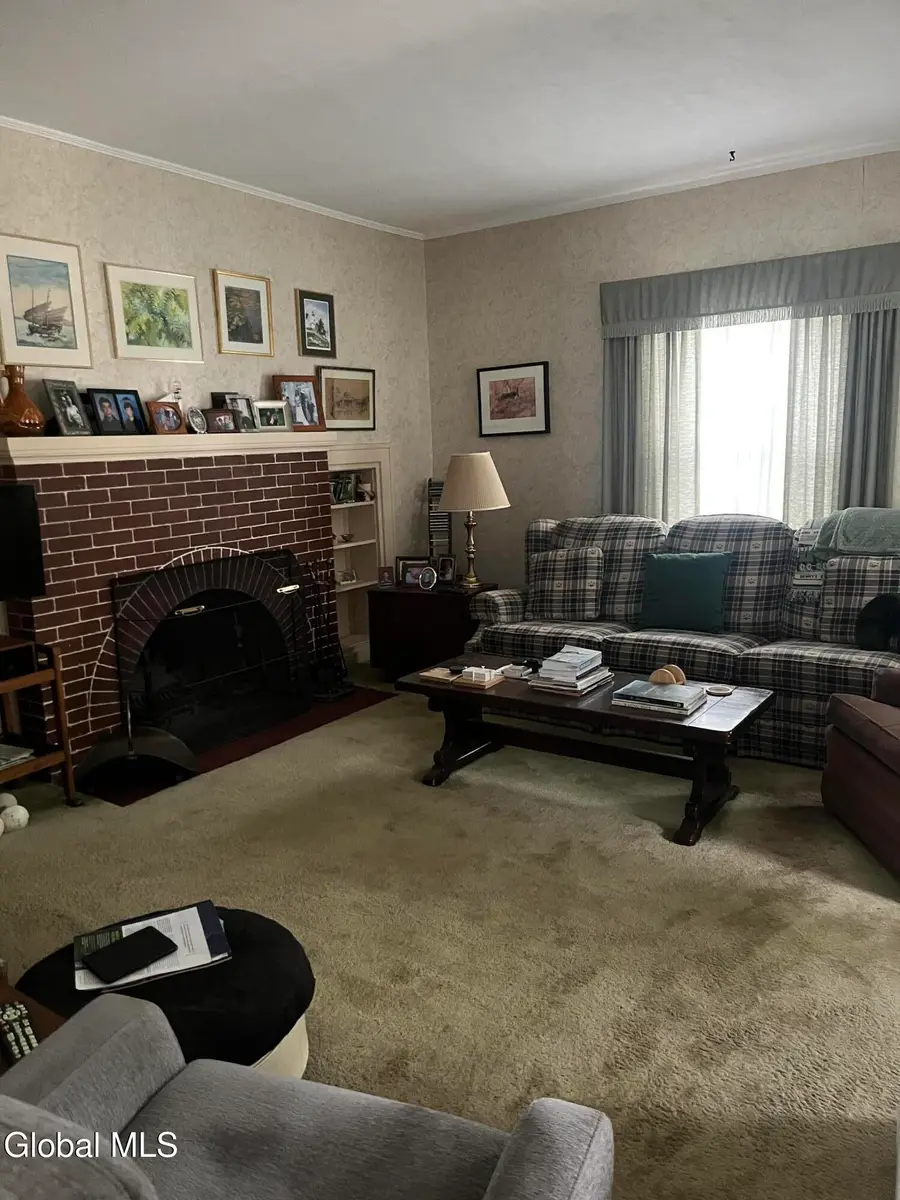 825 Dean Street, Schenectady, NY 12309 - #2