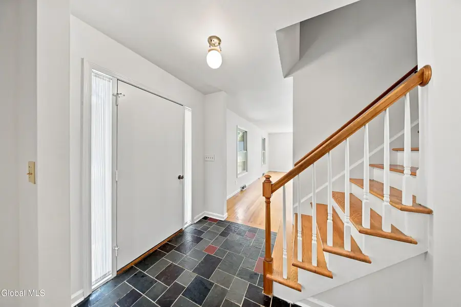 4 Laurel Drive, Loudonville, NY 12211 - #3