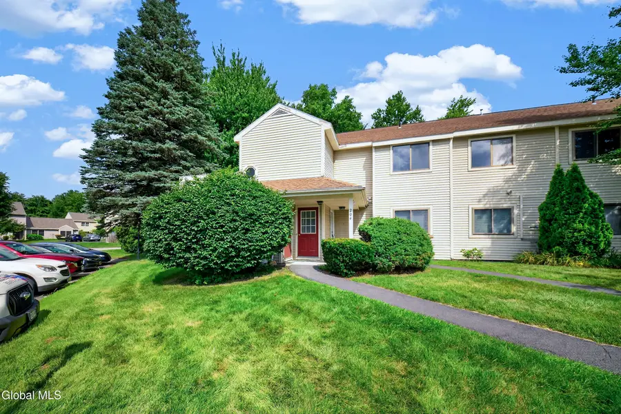204 Victory Way, Halfmoon, NY 12065 - #2