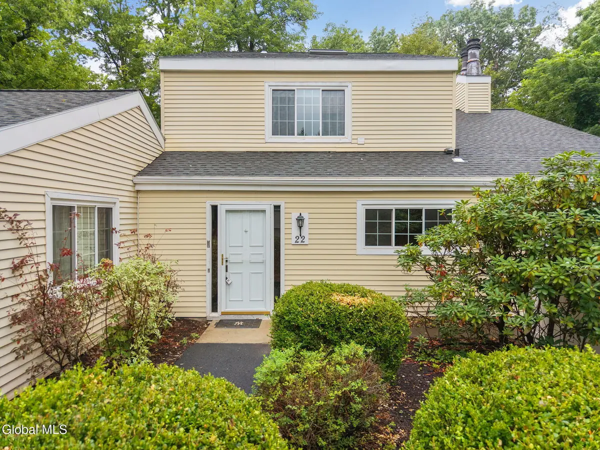 22 Spruce Court, Bethlehem, NY 12054 - #1
