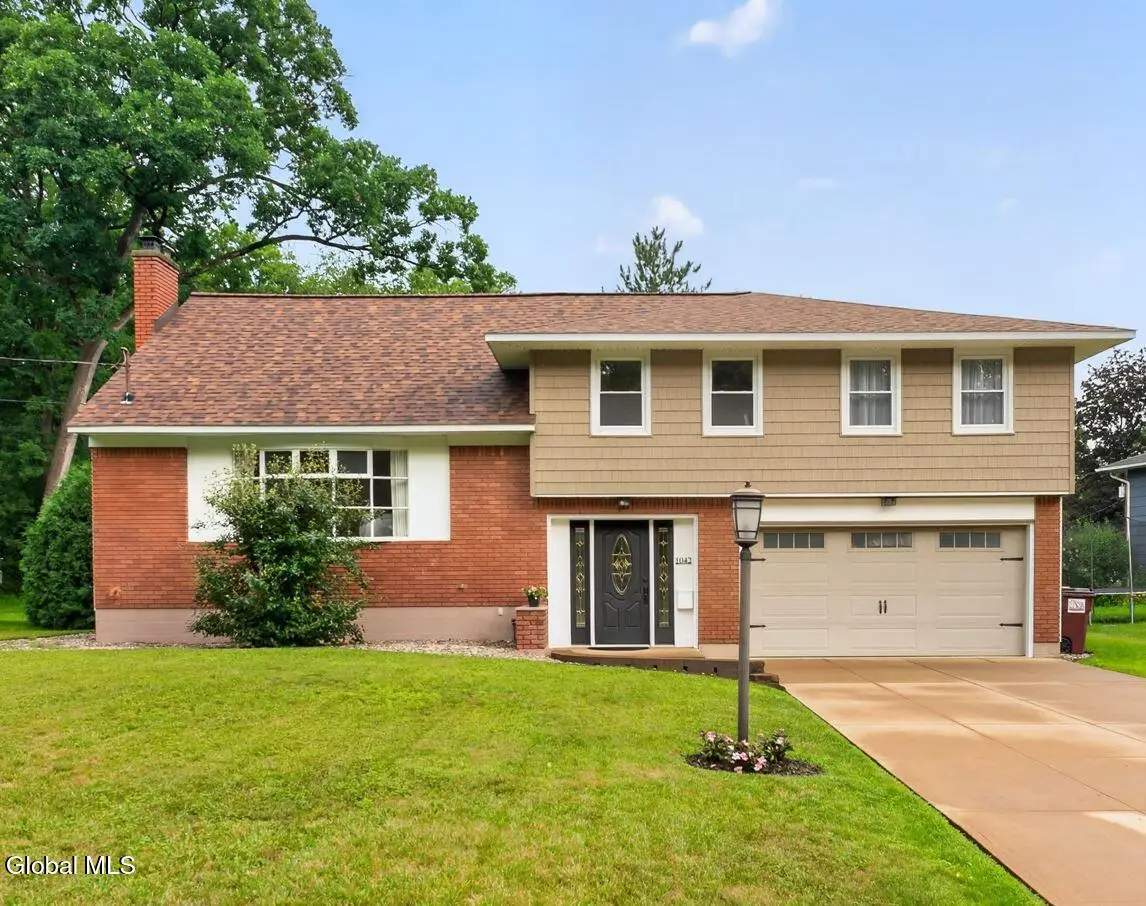 1042 Manas Drive, Rotterdam, NY 12303 - #1