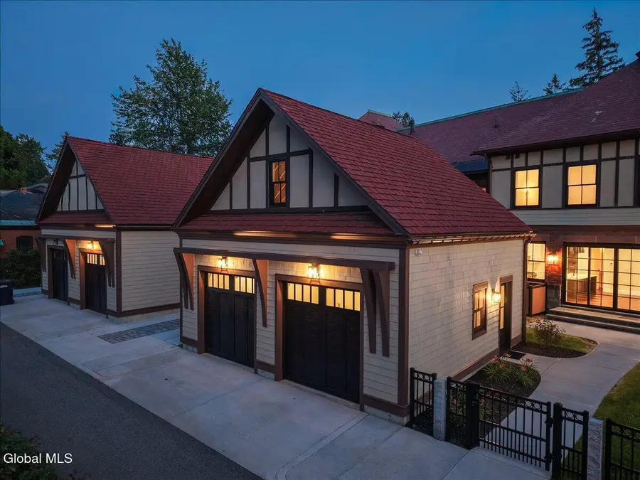 122 Regent Street #Unit 1, Saratoga Springs, NY 12866 - #3