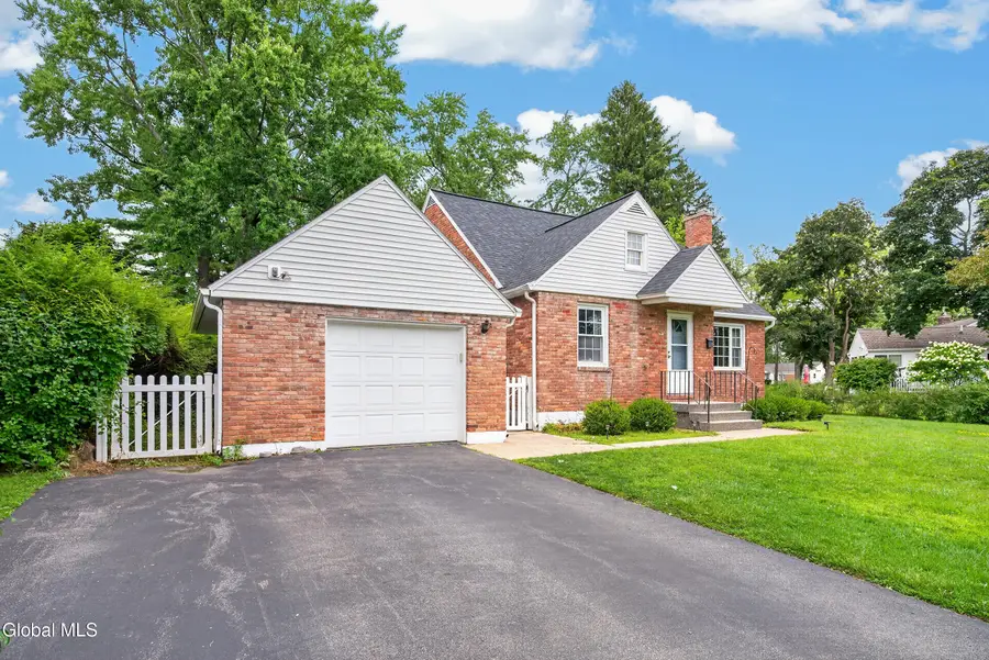 2075 Baker Avenue, Niskayuna, NY 12309 - #3