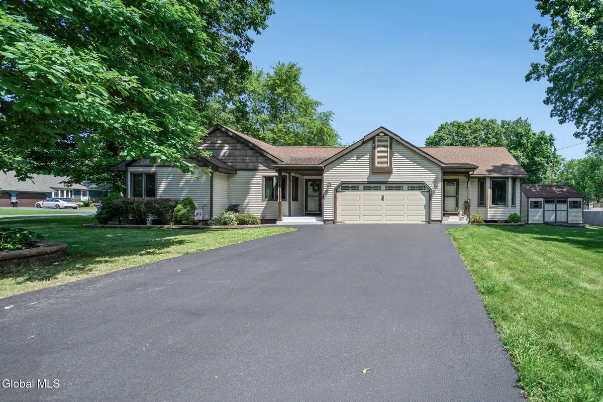 102 Stafford Lane, Niskayuna, NY 12309 - #1
