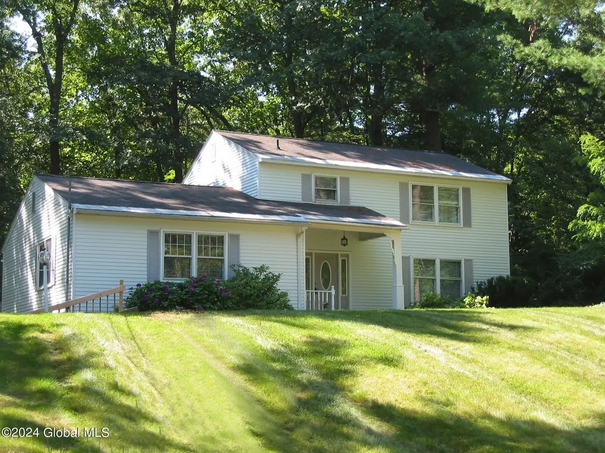 4 Berkshire Drive, Clifton Park, NY 12065 - #1