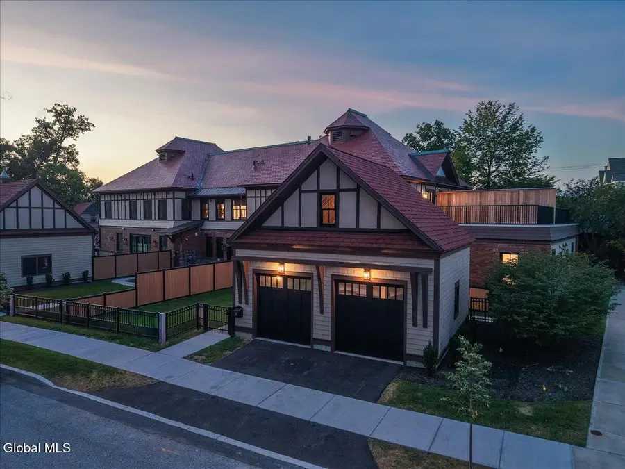 122 Regent Street #Unit 5, Saratoga Springs, NY 12866 - #2