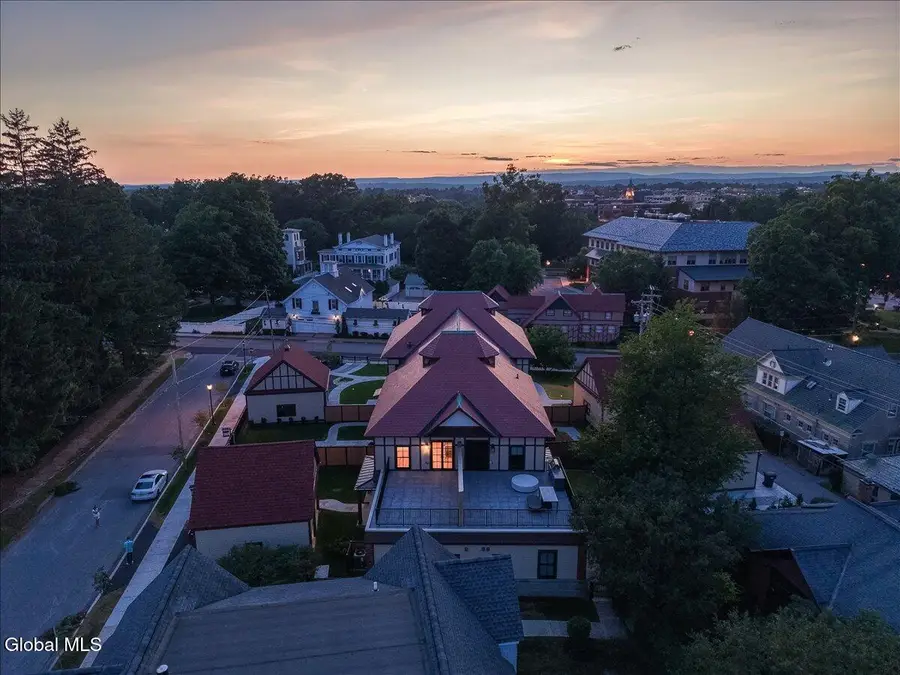 122 Regent Street #Unit 5, Saratoga Springs, NY 12866 - #3