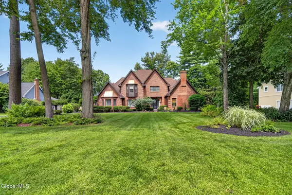 20 Timberwick Drive, Halfmoon, NY 12065