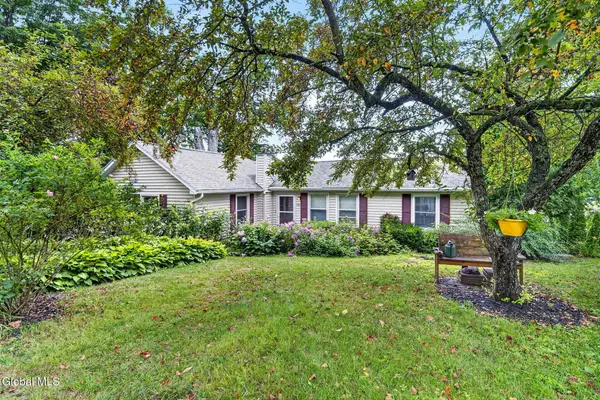 142 Sunnyside N, Queensbury, NY 12804