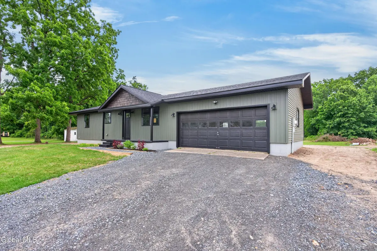 11 Mcdermott Road, Mechanicville, NY 12118 - #1