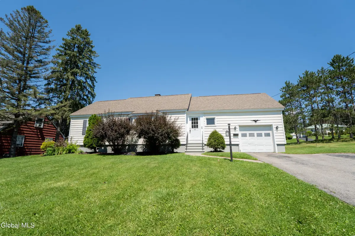 10 Highland Road, Amsterdam, NY 12010 - #1