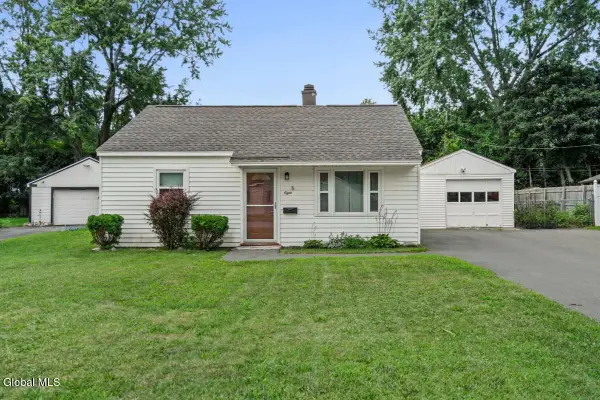 8 Mayhall Street, Colonie, NY 12205