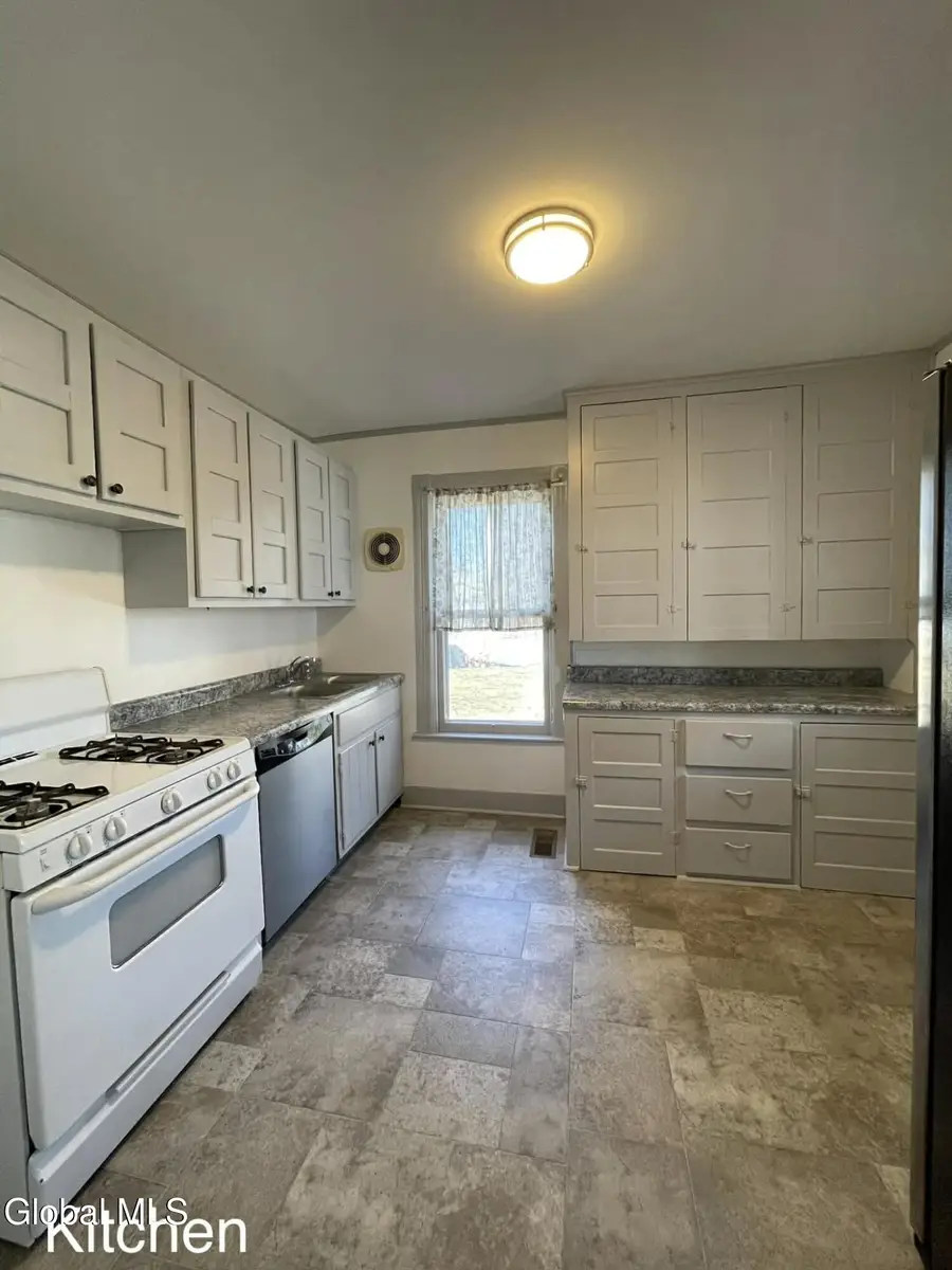 28 Hunter Street, Glens Falls, NY 12801 - #3