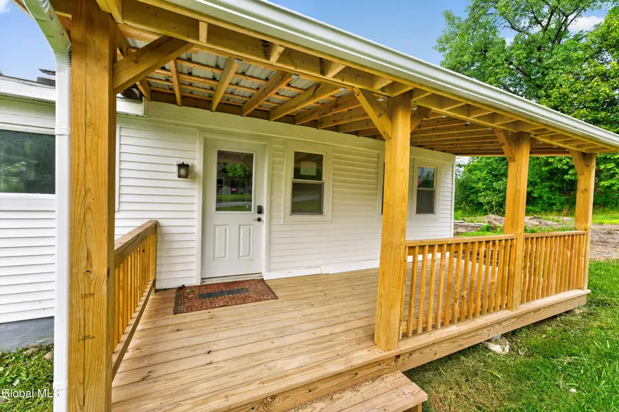 23 Oberlook Avenue, North Greenbush, NY 12198 - #3