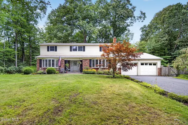 4 Catalpa Court, Clifton Park, NY 12019