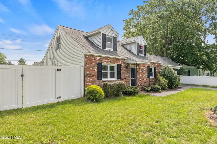 1021 Roberta Road, Rotterdam, NY 12303 - #3