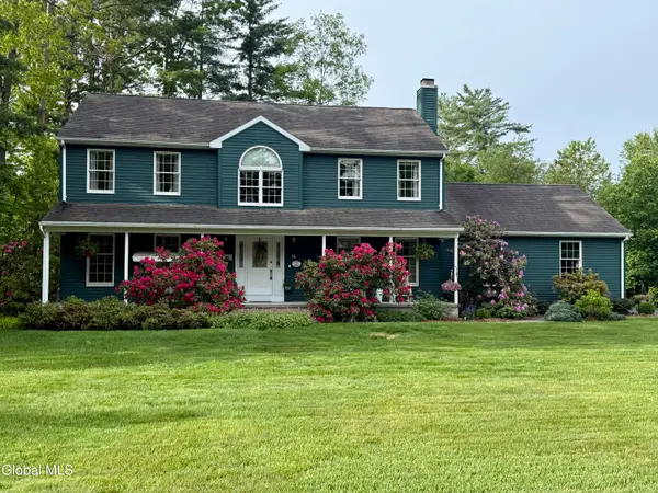 30 Algonquin Drive, Queensbury, NY 12804