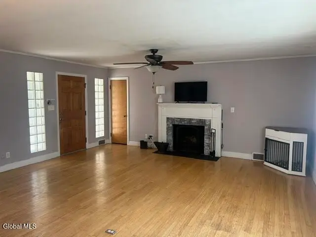 15 Chester Court, Troy, NY 12182 - #3