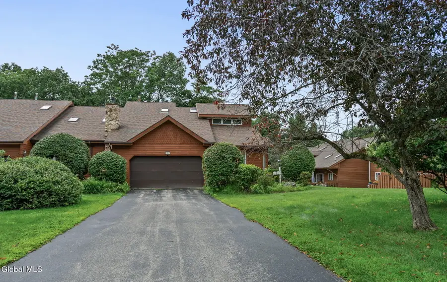 18 Lillian Lane, Troy, NY 12180 - #3